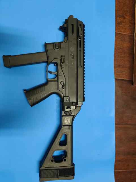 B&amp;T 9mm APC9K with Glock lower &amp; 30 round magazine