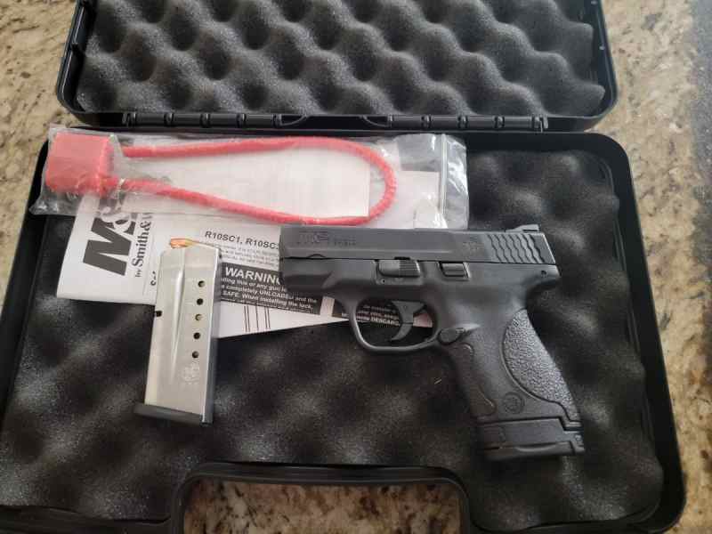 *** Smith and Wesson M&amp;P9 Shield 9mm ***