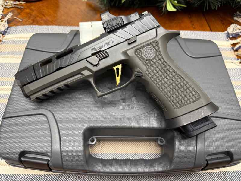 SIG SAUER P320 Spectre Comp EOTECH EFLX