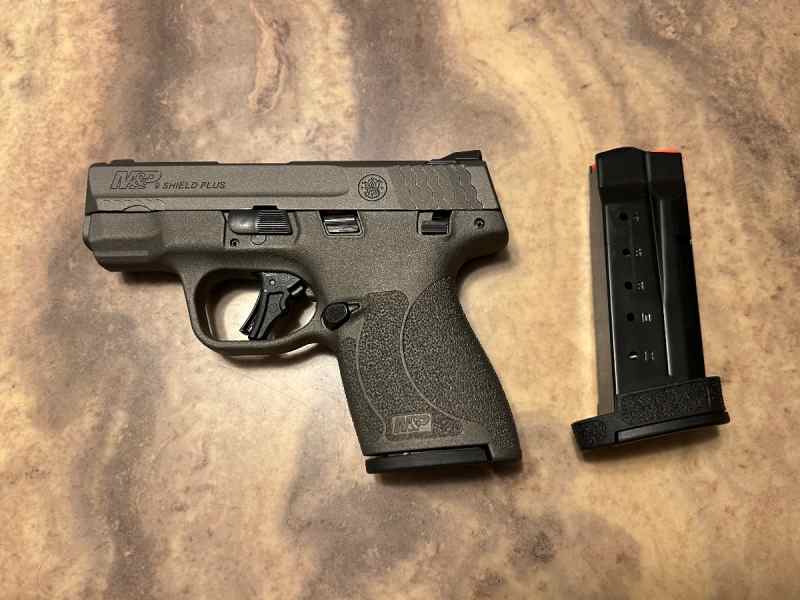 Smith &amp; Wesson M&amp;P Shield Plus 9mm 