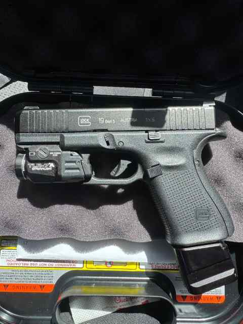 Glock 19 mos