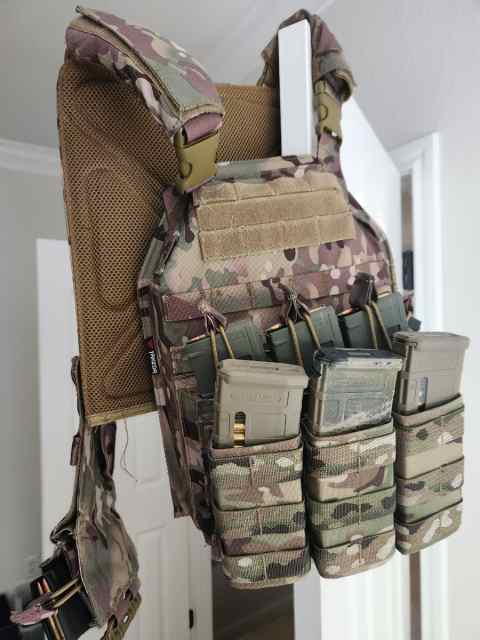 Plate Carrier w/ Lv4 Ceramic Plates 