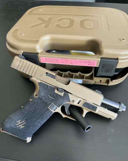 Glock 19X with extras