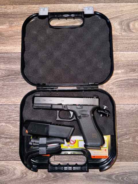 Glock 17M