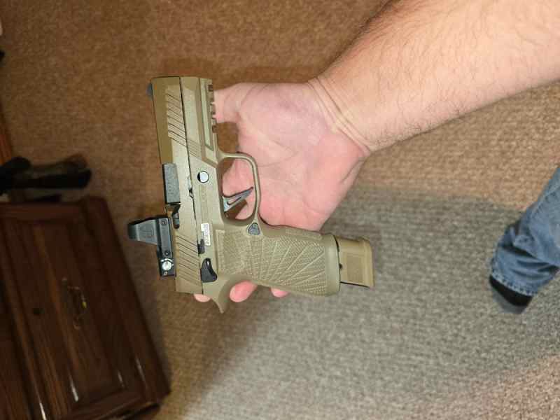 WTS/ Sig M18 with brand new DPP 