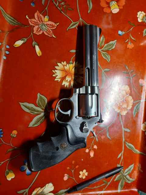 S&amp;w  357 magnum FOR SALE 