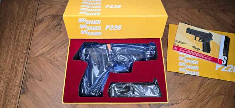 Sig Sauer P226 40th Anniversary 