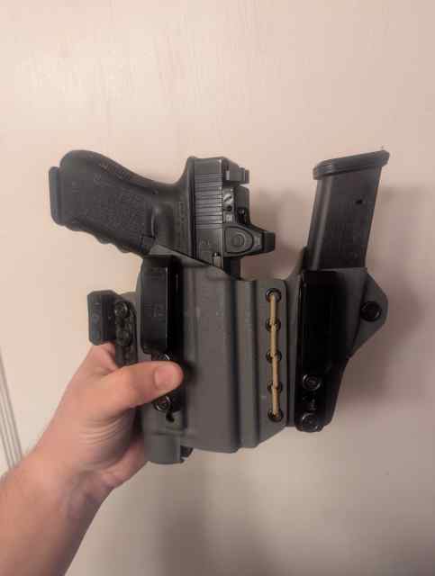 Glock 17 gen 3 with RMR 