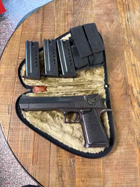 Desert Eagle .44 Mag - Black *SOLD*