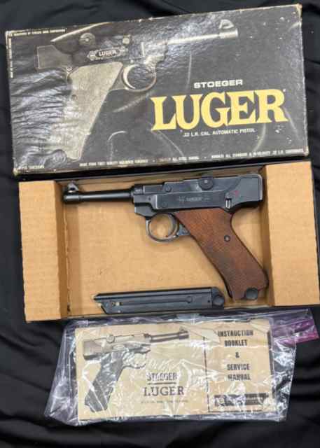Stoeger Luger 22 cal, w extra mag
