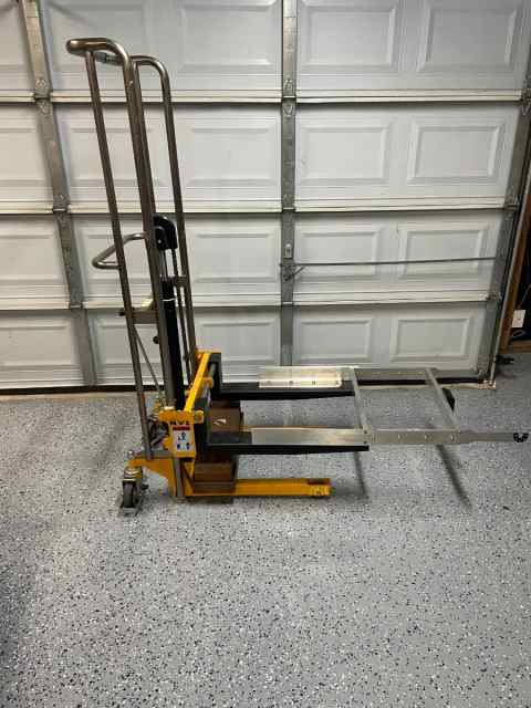 Selling or Trading- 880 Lbs Material Handler 