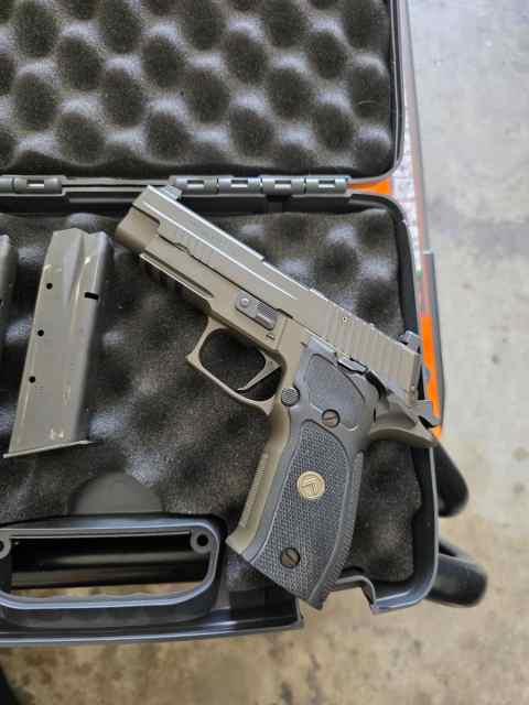 Sig Sauer P226 Legion SAO 