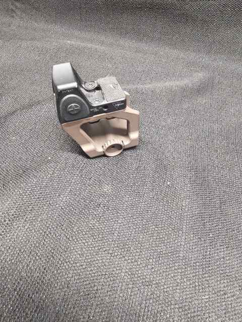 Trijicon type 2 rmr on scaleworks mount