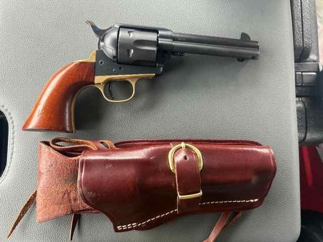 Uberti 1873 cattleman .45LC