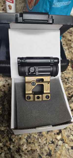 Aimpoint comp M5 with unity fast mount