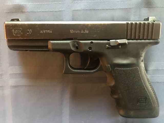 Glock 20 SF with 10mm Ammo