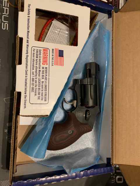 S&amp;W 432UC Ultimate Carry J-Frame in .32 H&amp;R magnum