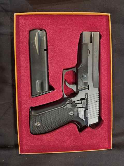 Original West German Sig 226 in box Very Good cond