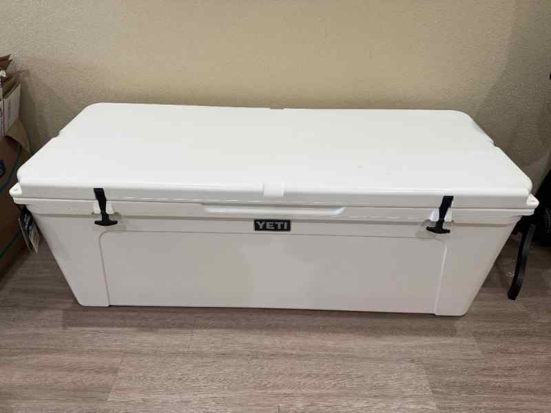 YETI Tundra 250