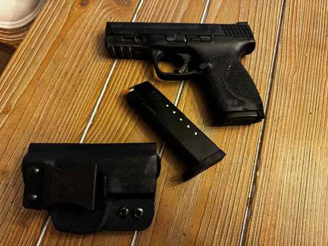 M&amp;P Compact 2.0 40cal