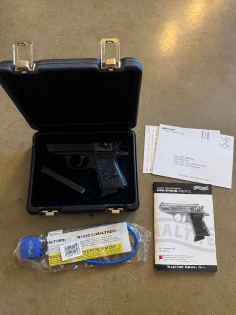 Walther PPK .380 Black w/ leather holster 