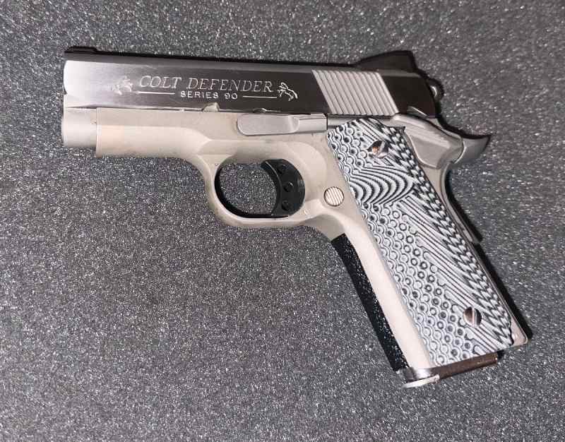COLT DEFENDER SERIES 90 .45 ACP