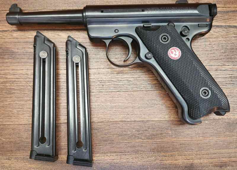 Ruger 22lr Mark II w/2 mags