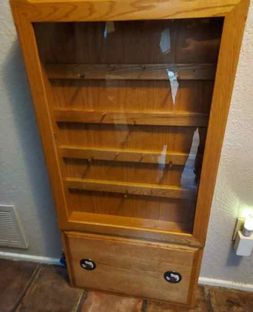 Pistol Gun Cabinet. Curio cabinet. Lockable