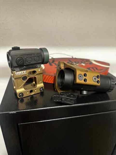 Unity Mounts (FDE) with optics
