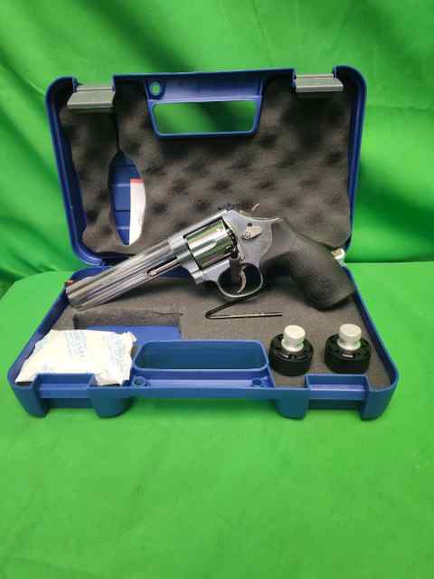 Smith &amp; Wesson 686-6 357 Mag 