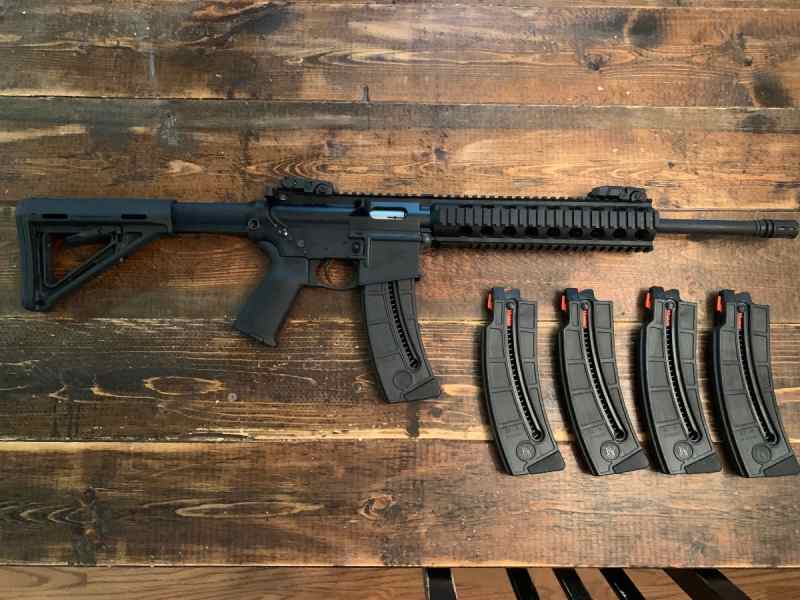 Smith &amp; Wesson M&amp;P 15-22 MOE Magpul