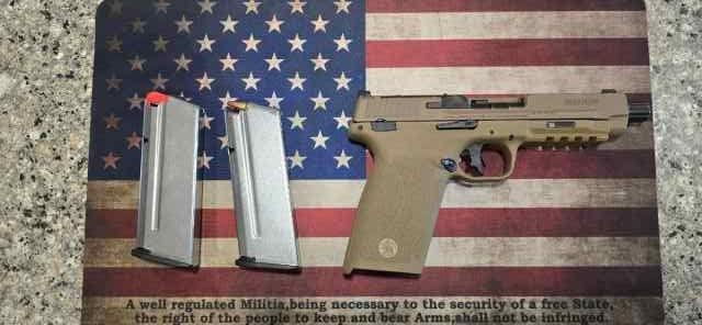 S&amp;W 5.7 in FDE (no safety)