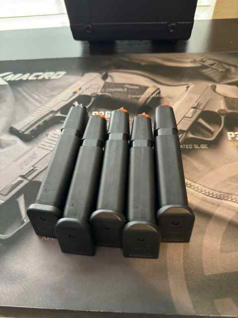 Glock 17 magazines 
